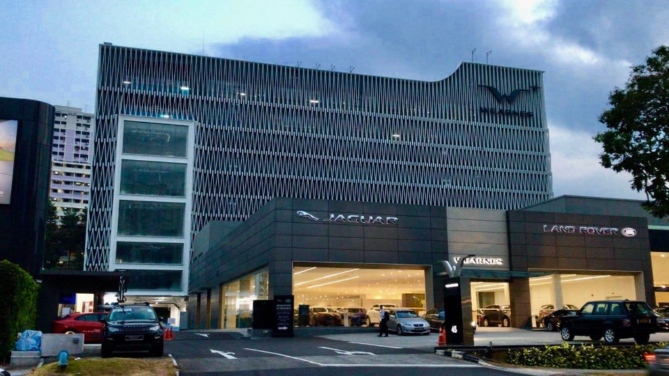 新加坡汽車路虎4S店門(mén)窗幕墻工程案例-樓上樓門(mén)窗