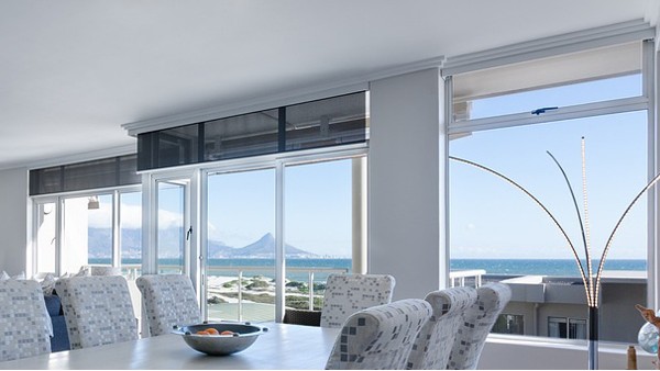 佛山樓上樓門窗廠家的高端門窗價(jià)格怎么樣？