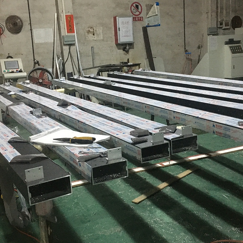 樓上樓門窗專業(yè)安裝的高端鋁合金門窗伴你溫暖過冬！