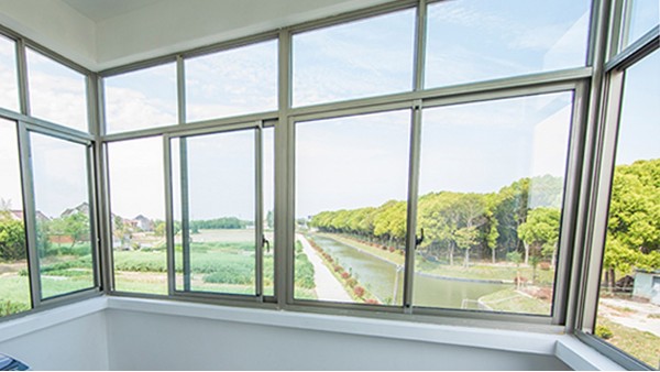 樓上樓門窗 | 專業(yè)安裝的高端鋁合金門窗伴你溫暖過冬！