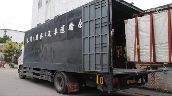 佛山哪個門窗廠家做工程門窗做得好？-樓上樓門窗