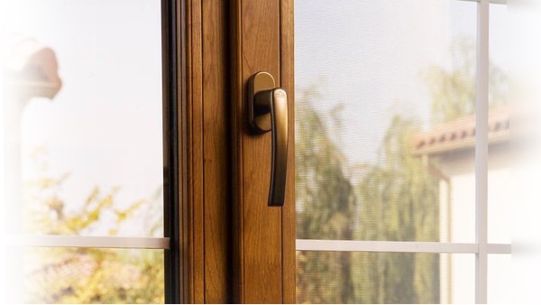 【樓上樓門窗】新加坡酒店門窗工程專業(yè)供應(yīng)廠家裝柜啦！